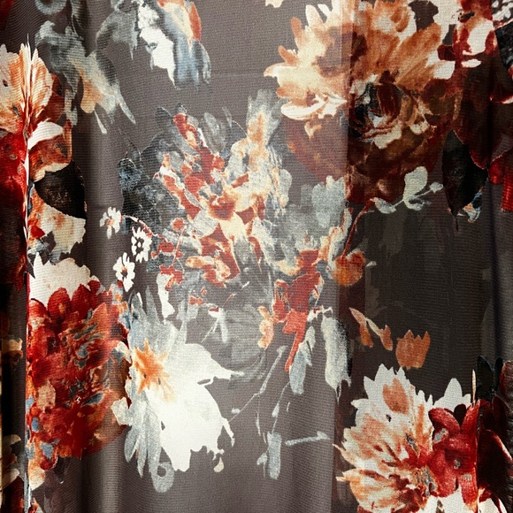 Daytrip floral kimono size medium - Picture 3 of 5